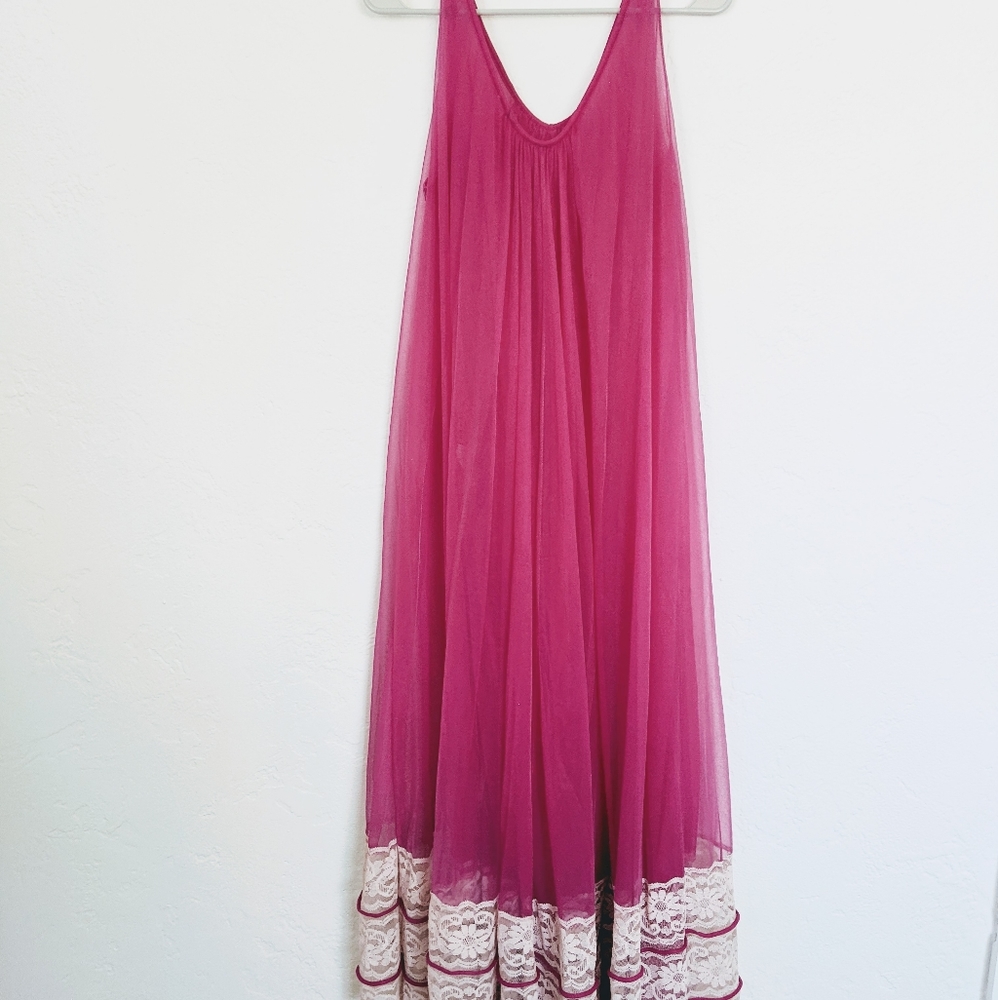 Vtg flowy nightgown